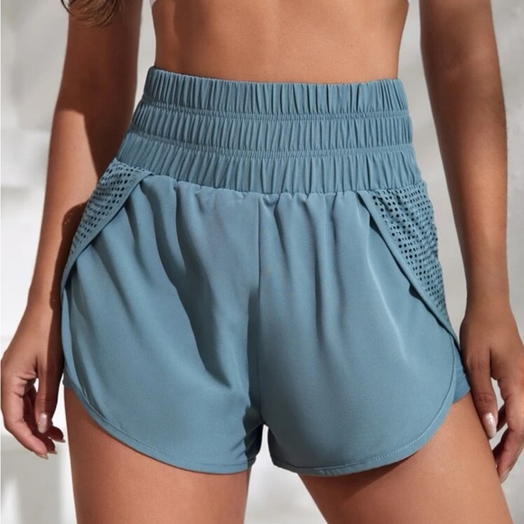 Shein hollow out wrap hem sports shorts - Picture 3 of 6